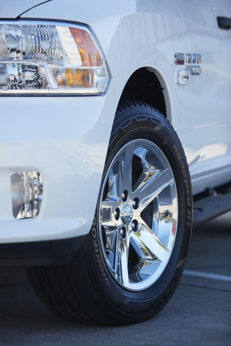 Детали экстерьера Ram 1500 Express Quad Cab (DS) 2018 года  (AU) (фото 18 из 28)